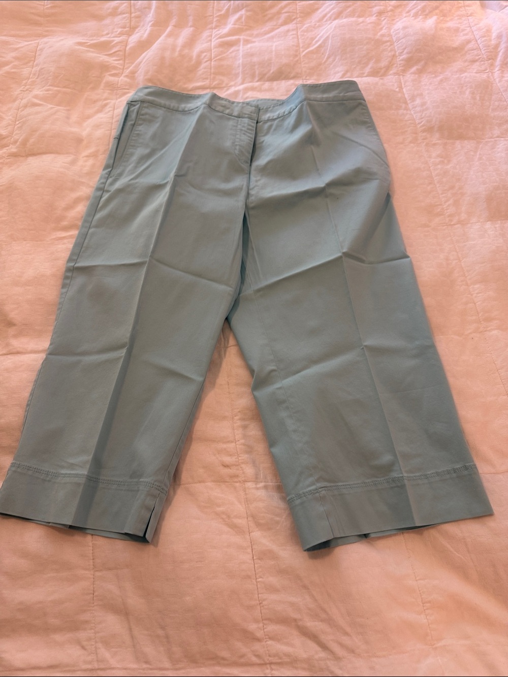 Tommy Bahama Light Blue Capris